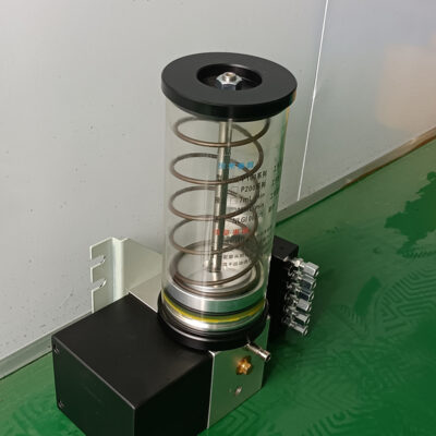 一款應用在沖床的遞進式電動潤滑泵