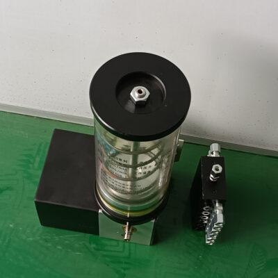 一款應用在沖床的遞進式電動潤滑泵